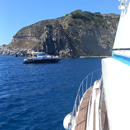 Botel Barca Brezza Marina *